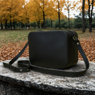 Bolsa Feminina transversal de ombro com alça estilosa varias cores leve material inovador