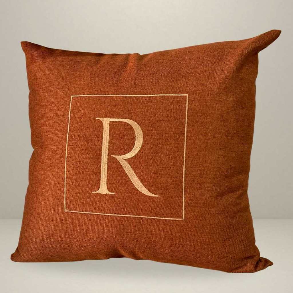 Capa de Almofada Bordada Inicial Letra 45cm x 45cm A-Z para Cama Casal