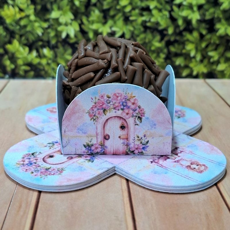 Forminhas 4 Pétalas Personalizada para Doces Brigadeiro, Aniversário, Festa Jardim das Fadas
