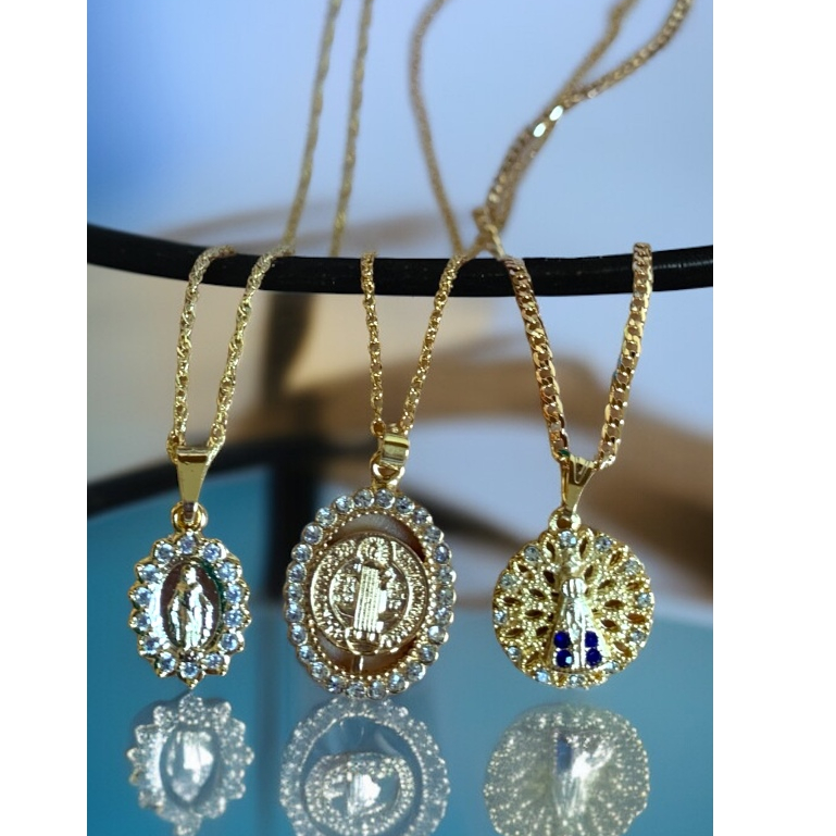 Colar + Pingente Folheado Nossa Senhora das Graças e Nossa Senhora Aparecida com Strass