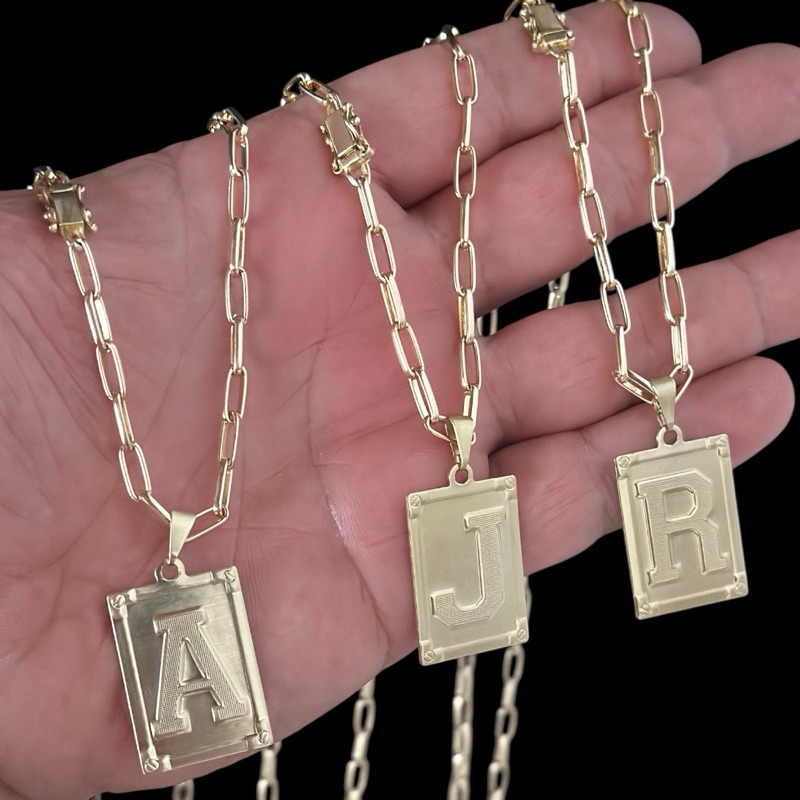 corrente  cordão masculino moeda antiga com pingente letra iniciais em Oferta na Shopee