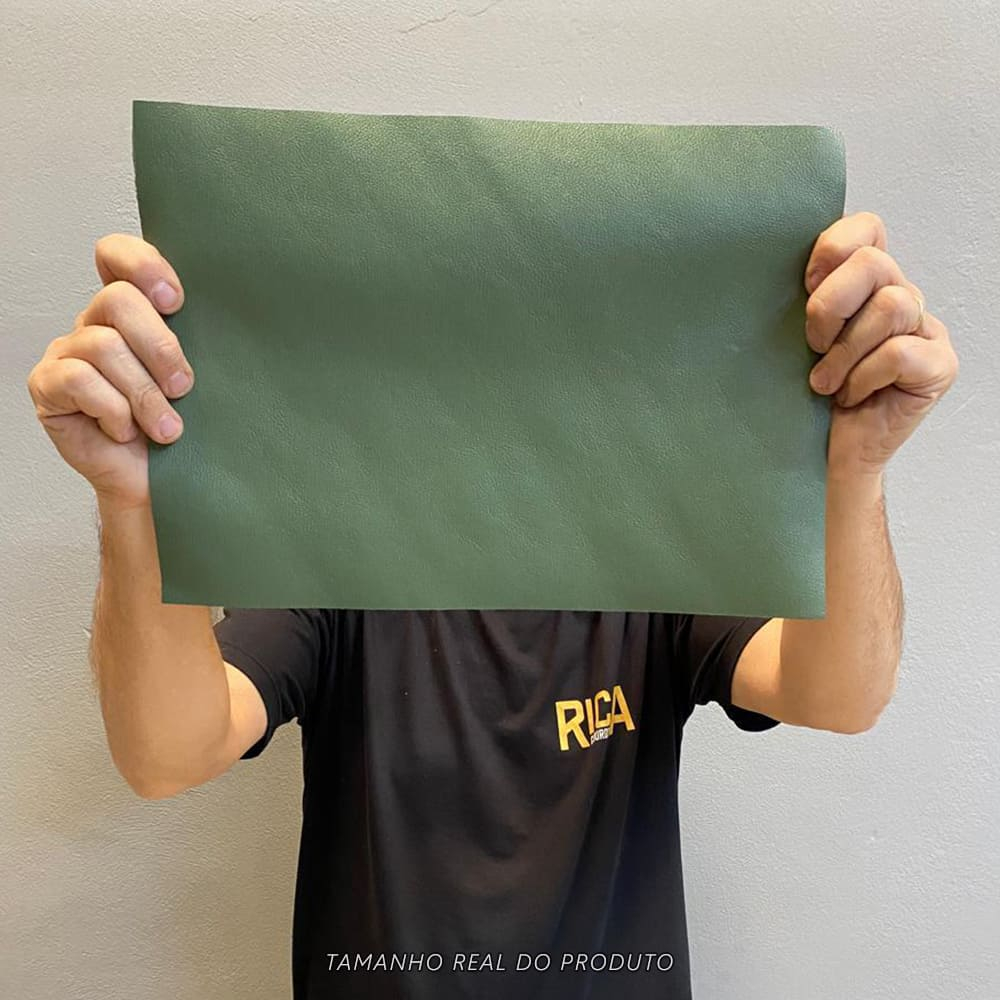 Painel de Couro Genuíno Tipo Fly 25x35cm – Placa Natural e Macia - Retalho 10/12 linhas - Cor: Oliva