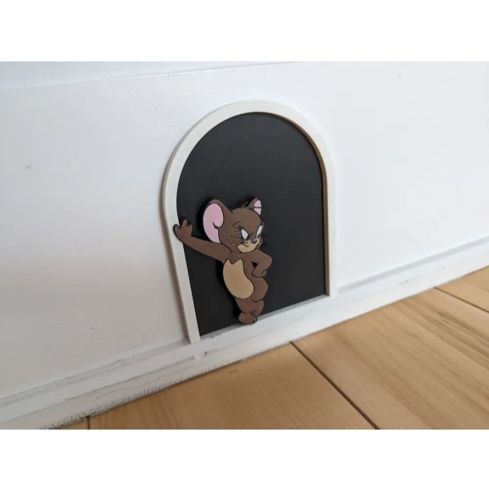Portinha Decorativa Jerry 3D – Enfeite Criativo para Rodapé, Infantil, Geek e Nerd