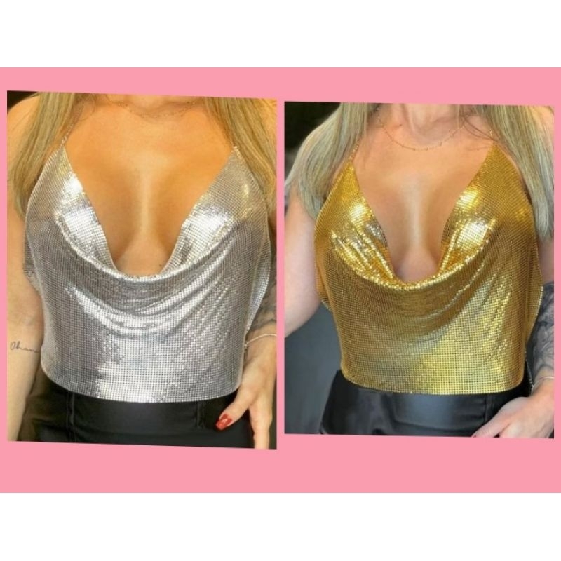 BLUSA CROPPED DOURADO METALIZADO, COSTA NUA E DECOTADO.