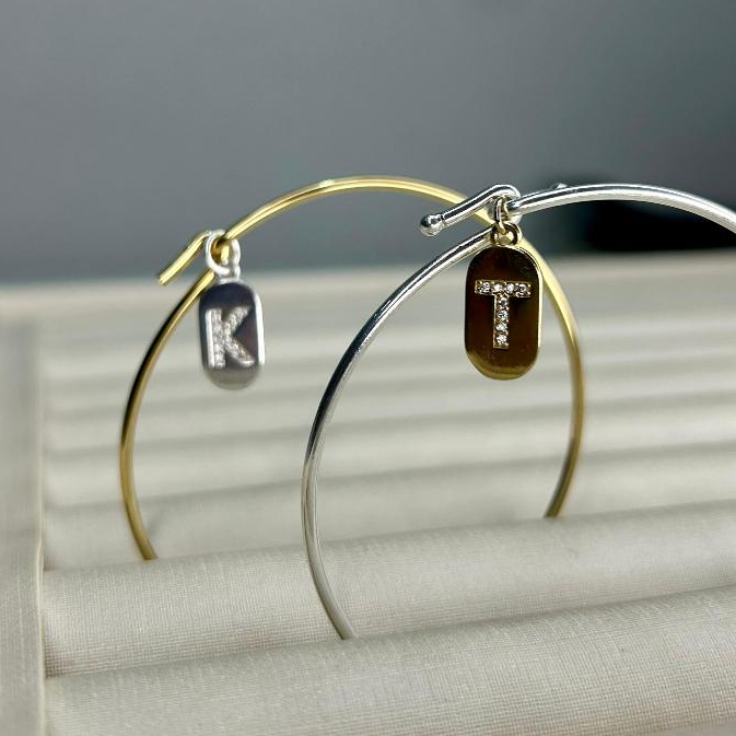 Bracelete Feminino com Letra Cravejada – Semijóia Banhada a Ouro 18k ou Prata 925