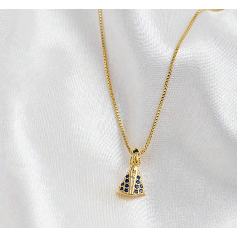 Colar Veneziana com Pingente Religioso Nossa Senhora Aparecida Cravejado em Zircônias Azul Safira Banhado a Ouro 18K