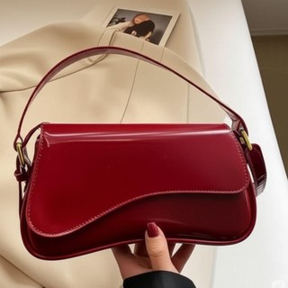 Bolsa Feminina de Verniz Vinho Estilo Ombro e Tiracolo Bolsa Luxo Elegante Moderna Casual