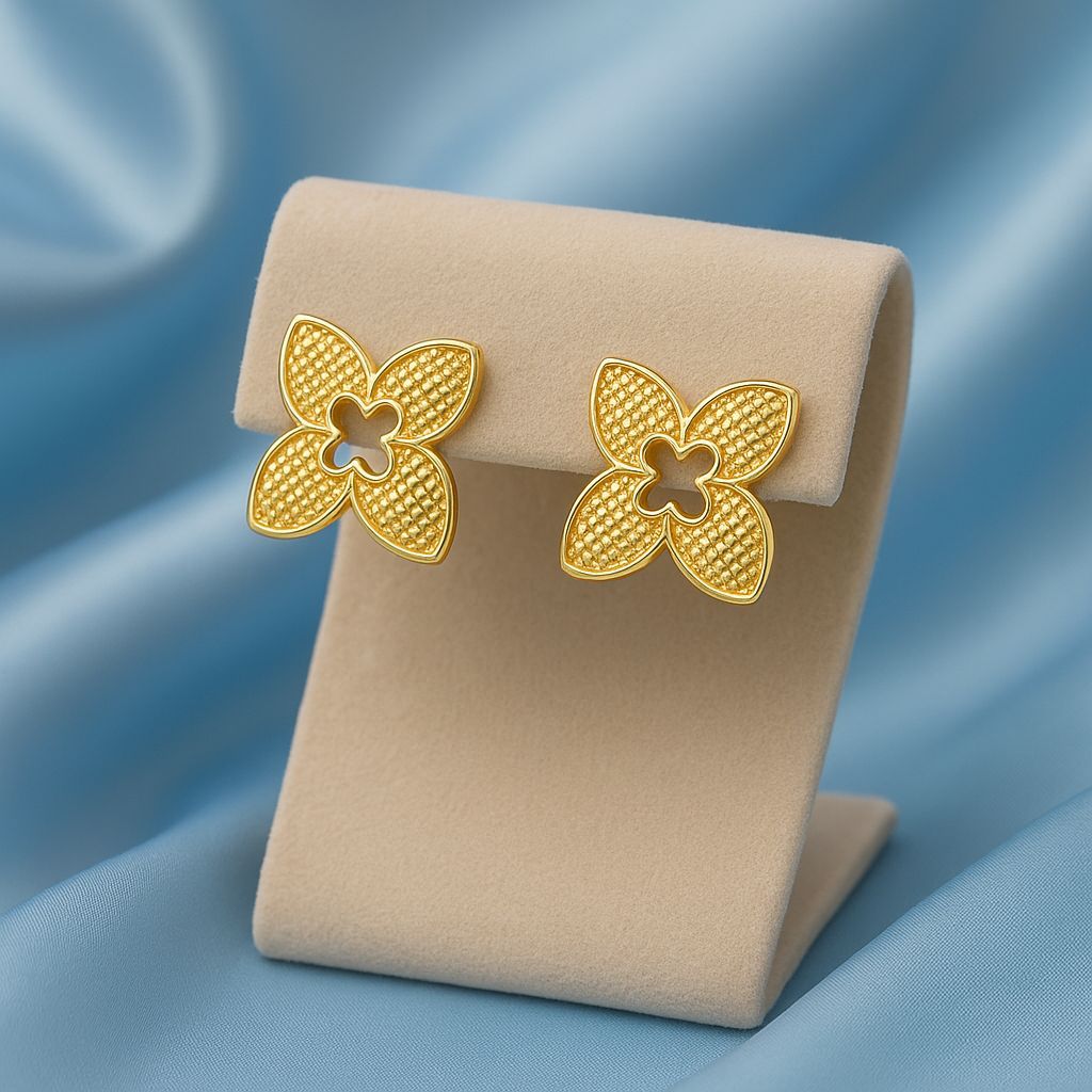 Brinco Feminino Flor Vazado Folheado a Ouro 18K