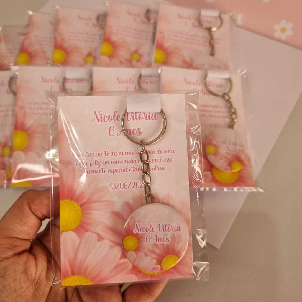 Kit Lembrancinha Aniversário Jardim das Margaridas Bloquinhos + Chaveiros Personalizados com Nome e idade Aniversariante