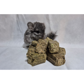 Alfafa em Cubo Premium para Chinchilas, Coelhos, Porquinhos da índia, Roedores em Oferta na Shopee