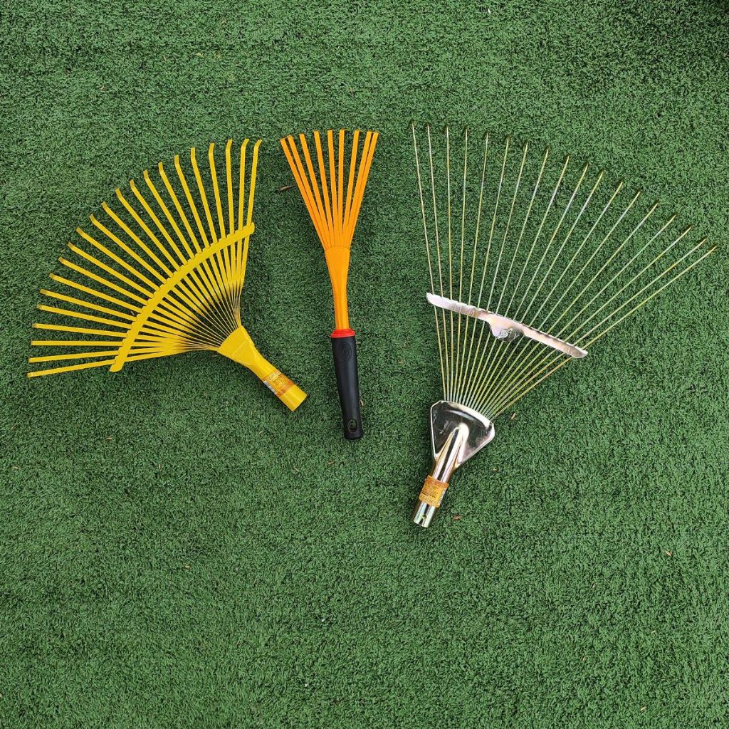 Vassoura Rastelo Metálico Ajustável para Grama Jardinagem Ancinho em Aço 3 Modelos de Vassoura