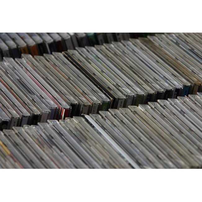 CDS ORIGINAIS DE BANDAS E ARTISTAS NACIONAIS E INTERNACIONAIS VARIADOS