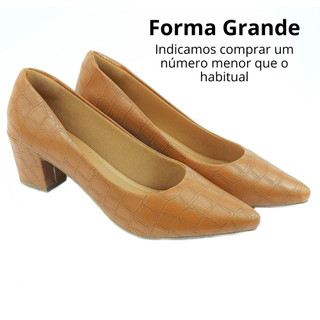 Sapato feminino scarpim marrom caramelo / preto salto médio grosso .