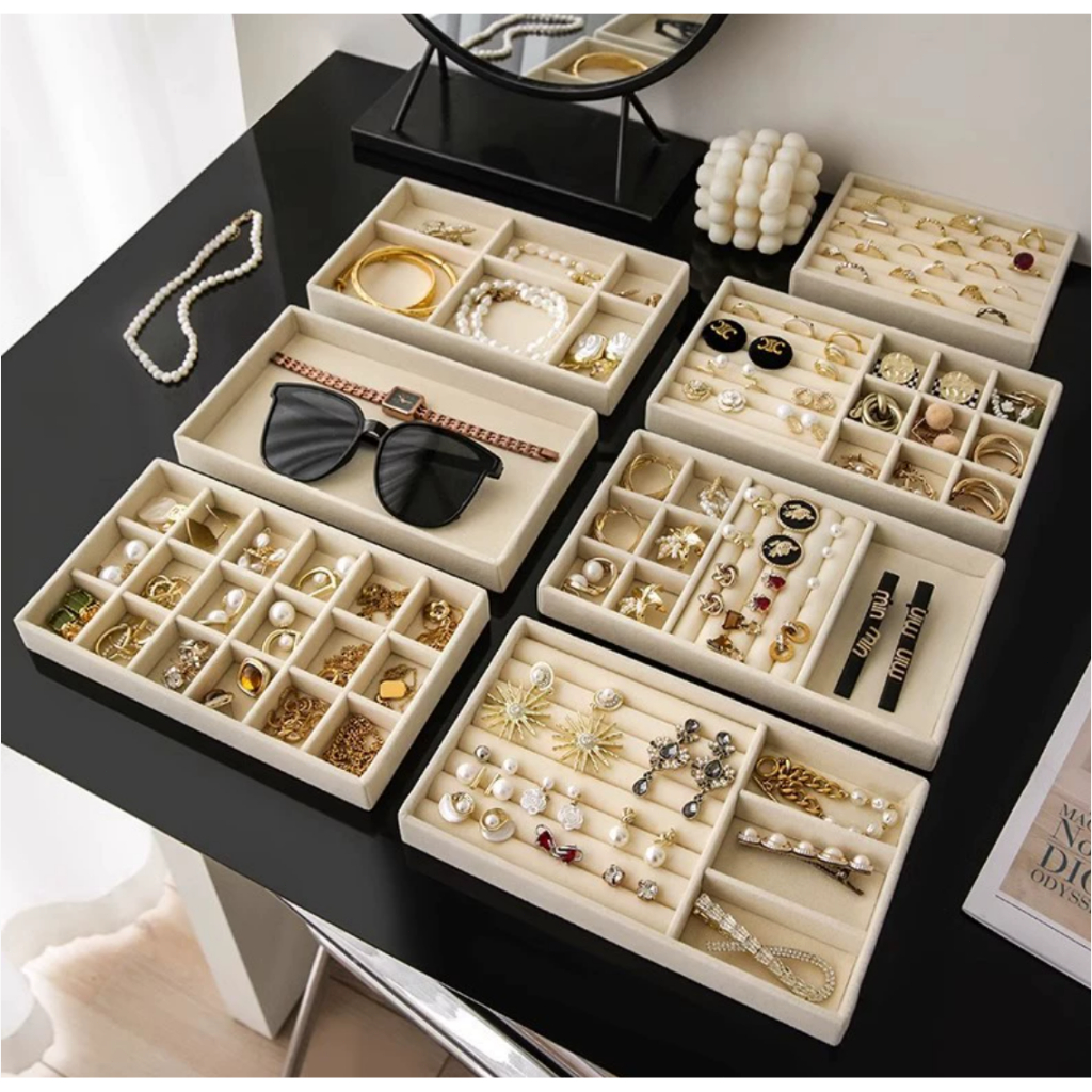 Kit 5 Bandejas Organizador Veludo de Porta Joias, Brincos, Anéis, Pulseiras, Relógios Modelos Diversos, Combinação Livre em Oferta na Shopee
