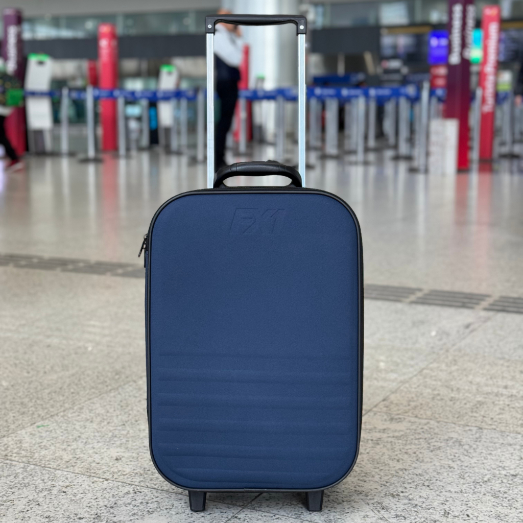 Mala de Mão 10 kg com Rodinhas Pequena e Prática para Viagens Curtas em Oferta na Shopee