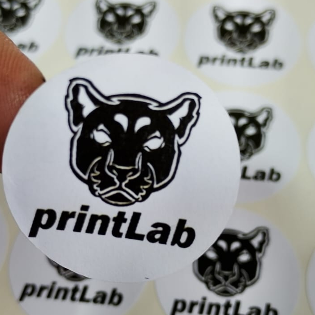 Adesivo Personalizado 3x3cm | Personalizamos com sua arte | Adesivo Resistente a Água | Recorte