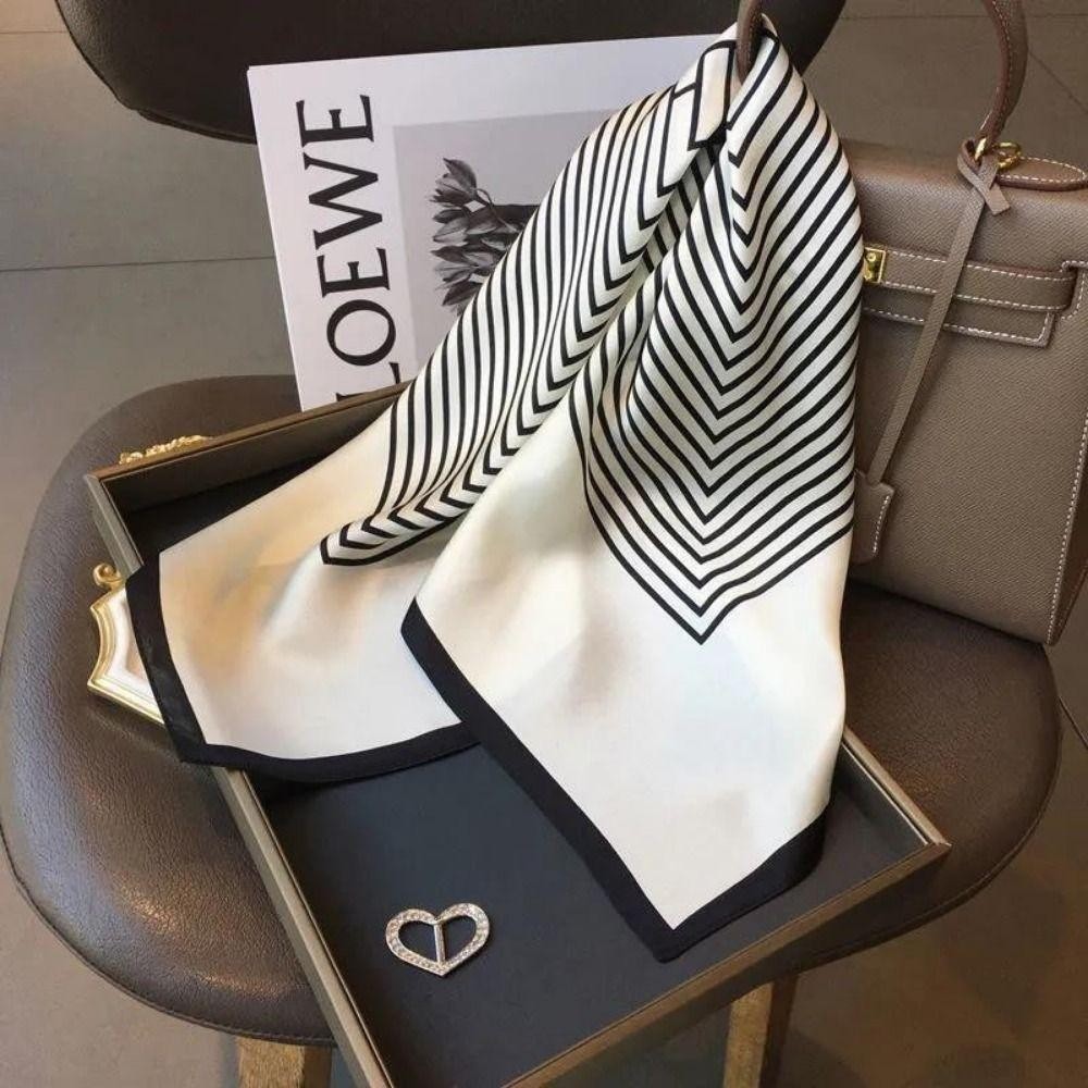 Lenço Feminino toque de Seda, Lenço Quadrado 70*70cm, Lenço de Cabelo, Tendência Dupla Face Lisnhas Pretas Off-White em Oferta na Shopee