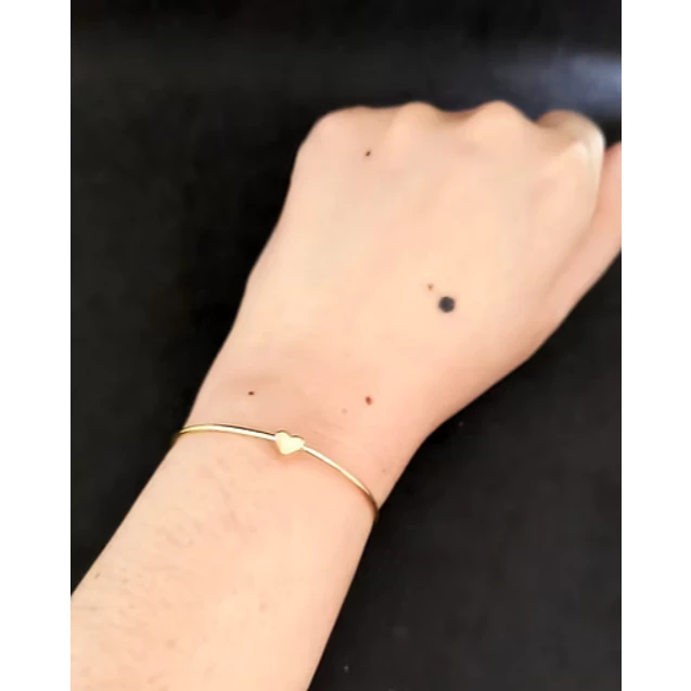 Bracelete Coração Pequeno Karinay Banho Ouro 18k Semijoia Delicada e Elegante