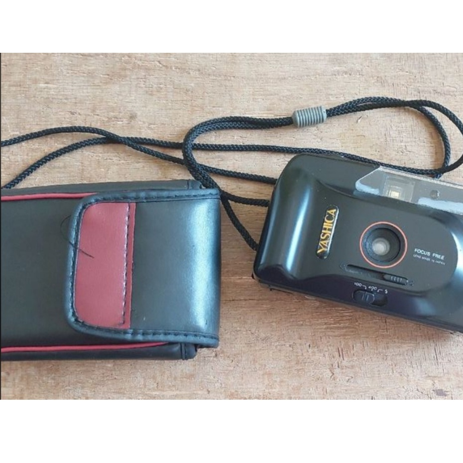 Câmera fotográfica antiga Yashica