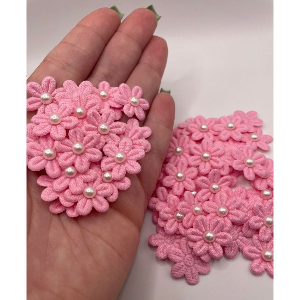 Florzinha Prensada com Pérola 2x2cm Kits 1000 und.(Clique e verifique as cores disponíveis)