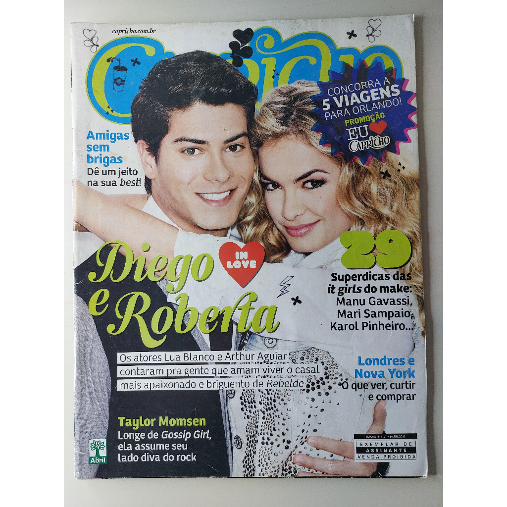Revista Capricho Nº 1127 Arthur Aguiar Lua Blanco Taylor Momsen Jogos Vorazes Hilary Duff Tyler Blackburn Lady Gaga 2011