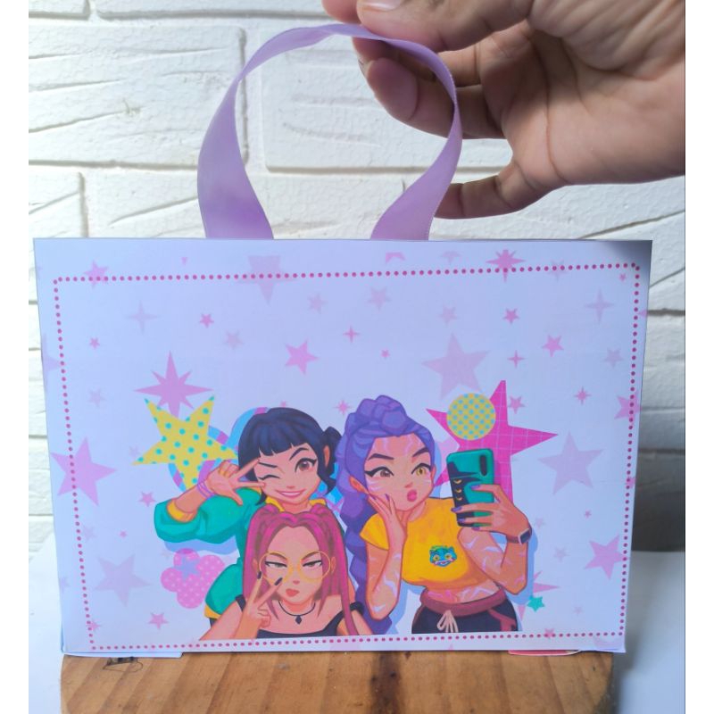Sacola personalizada Guerreiras Do Kpop Pegue e monte  Sacolinha lembrancinha para Guerreiras Do Kpop