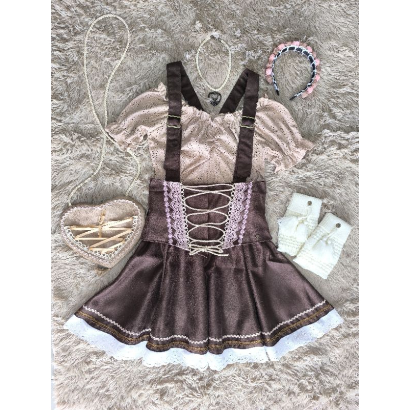 Traje Oktoberfest vestido alemão Frida. Saia com suspensório+corselet+blusinha+ bolsacoração