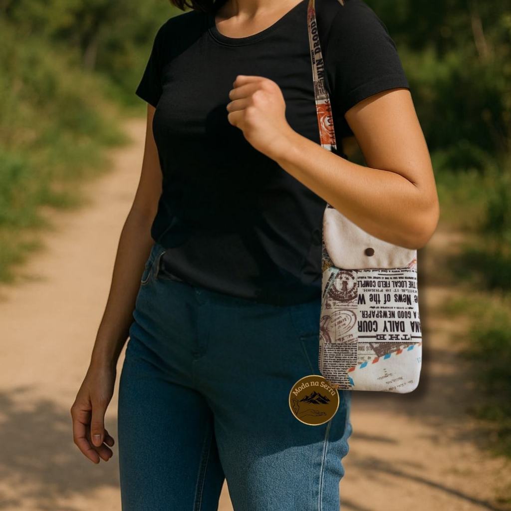 BOLSA FEMININA PERSONALIZADA DE TECIDO JORNAL BEGE SMALL BAG ALÇAS LONGA FORRADA