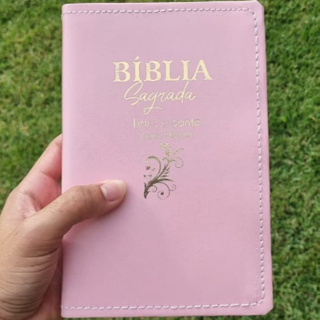 Bíblia Feminina Letra Gigante Com Harpa Palavras de Jesus em Vermelho - Revista Corrigida em Oferta na Shopee