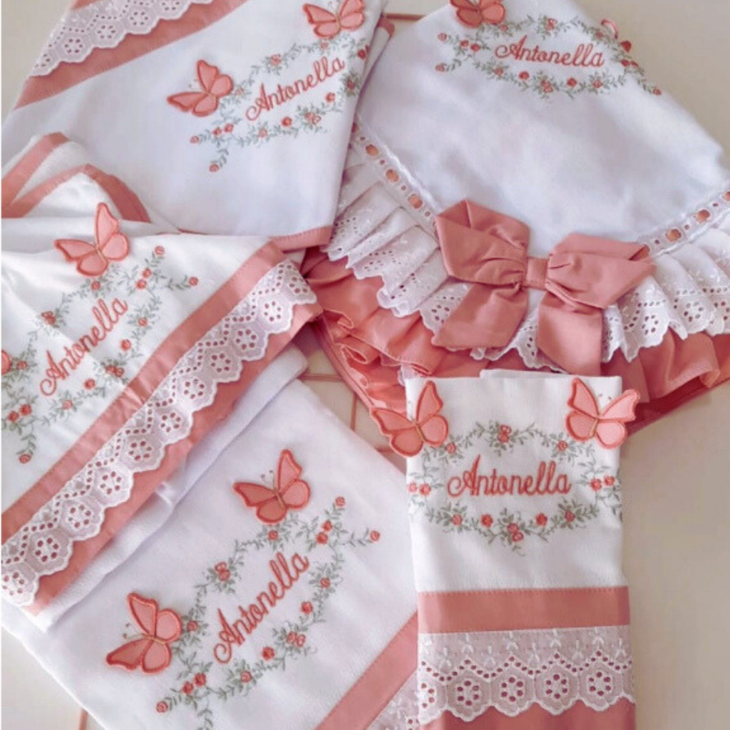 Manta de Bebê  Fralda Passeio e Fralda de Boca Bordada Personalizada kit com 3 peças