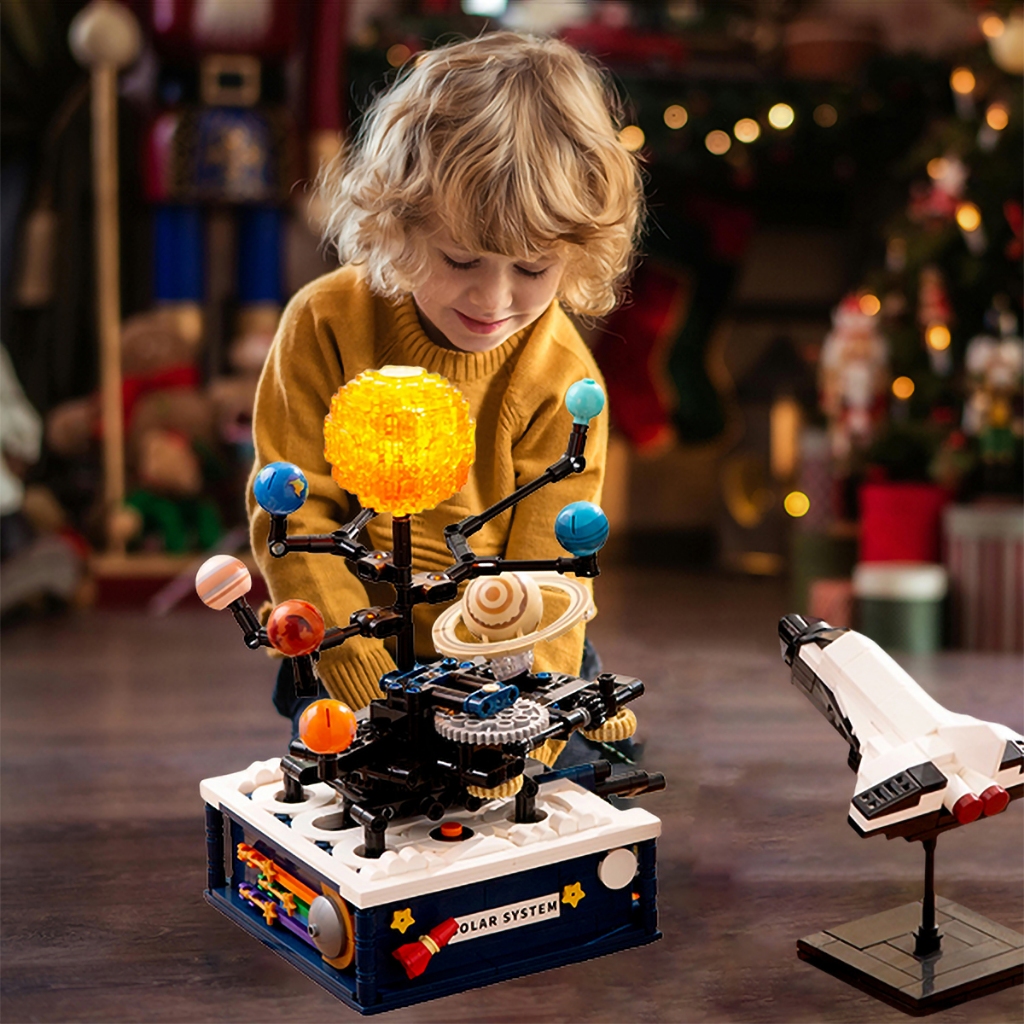 Brinquedos astronômicos de blocos do sistema solar giratórios 775/1098pcs