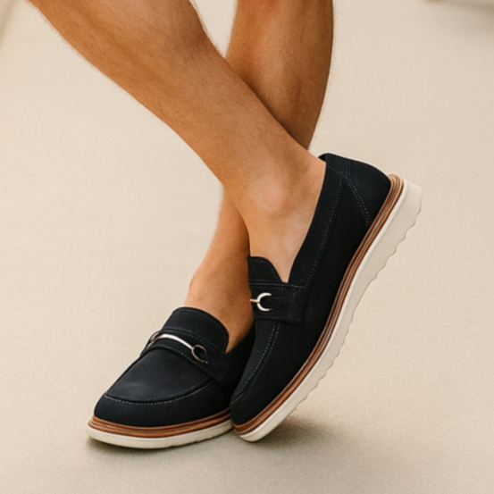 Sapato Masculino Loafer Mocassim em Couro Nobuck Camurça Aveludada – Social Sport Fino com Fivela, Estilo Oxford Derby