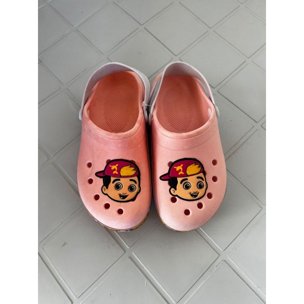 O que é Crocs Infantil Personagens? Guia e Onde Comprar | BuscaProdutos