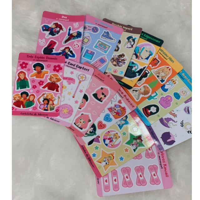 Cartelinha de adesivos - Varios temas: , naruto, one piece, blackpink, demon slayer, genshin impact