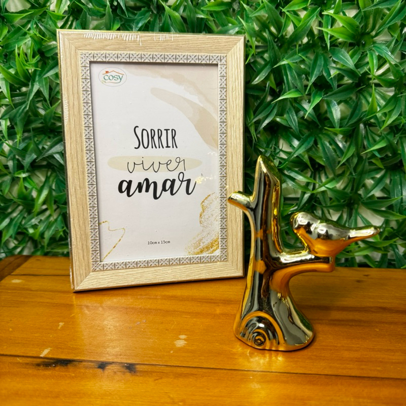 Kit decorativo porta retrato 10x15cm + objeto decorativo dourado