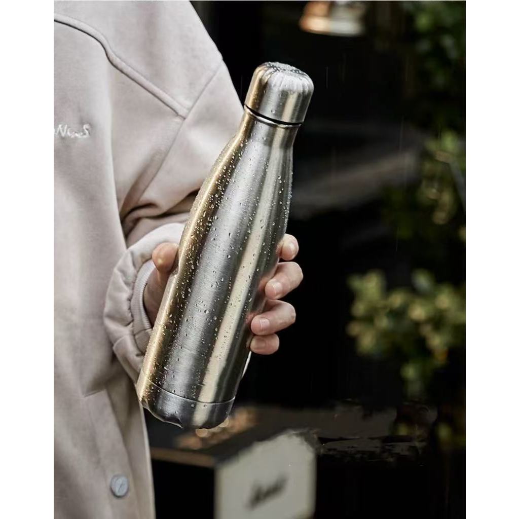 Garrafa térmica 500ml Inox a Vácuo Resistente Squeeze Suco Chá Academia em Oferta na Shopee