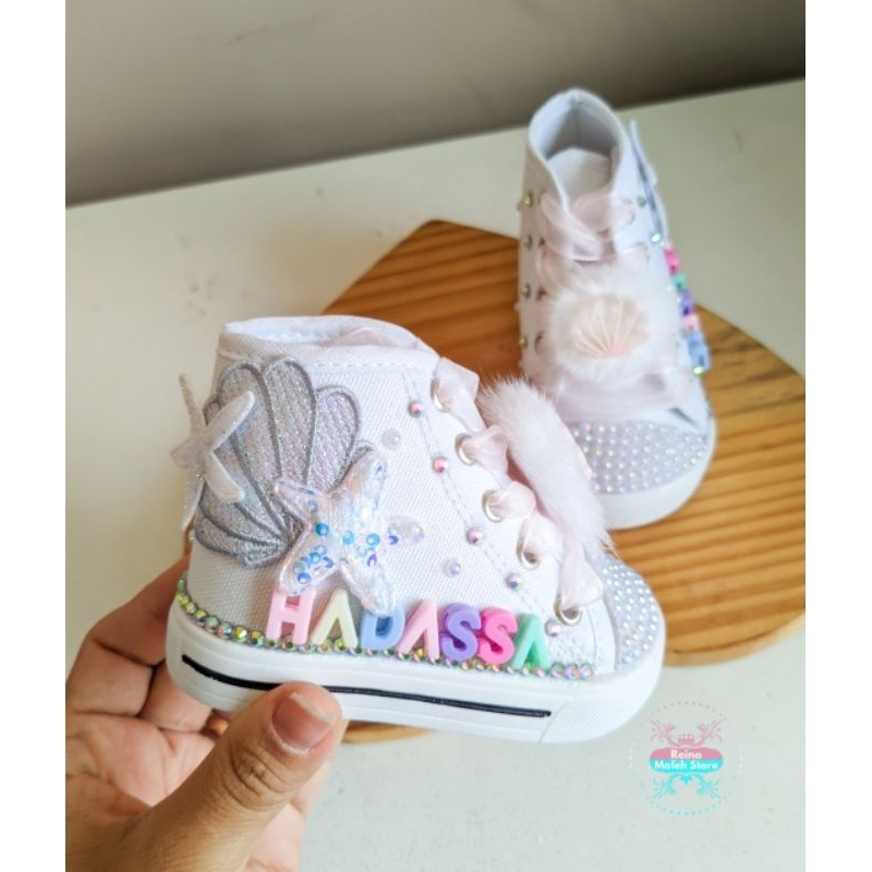 Sapatinho de menina personalizado tema fundo do mar com nome