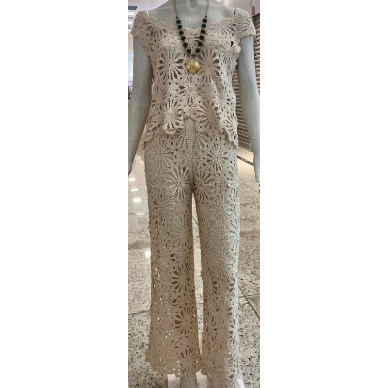 conjunto crochê regata sem forrado e calça com forrado short