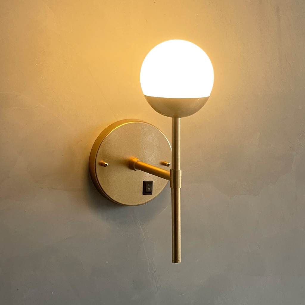 Arandela luminária de Parede interna lina Com interruptor com Globo Vidro 12cm decorativa de casa sala