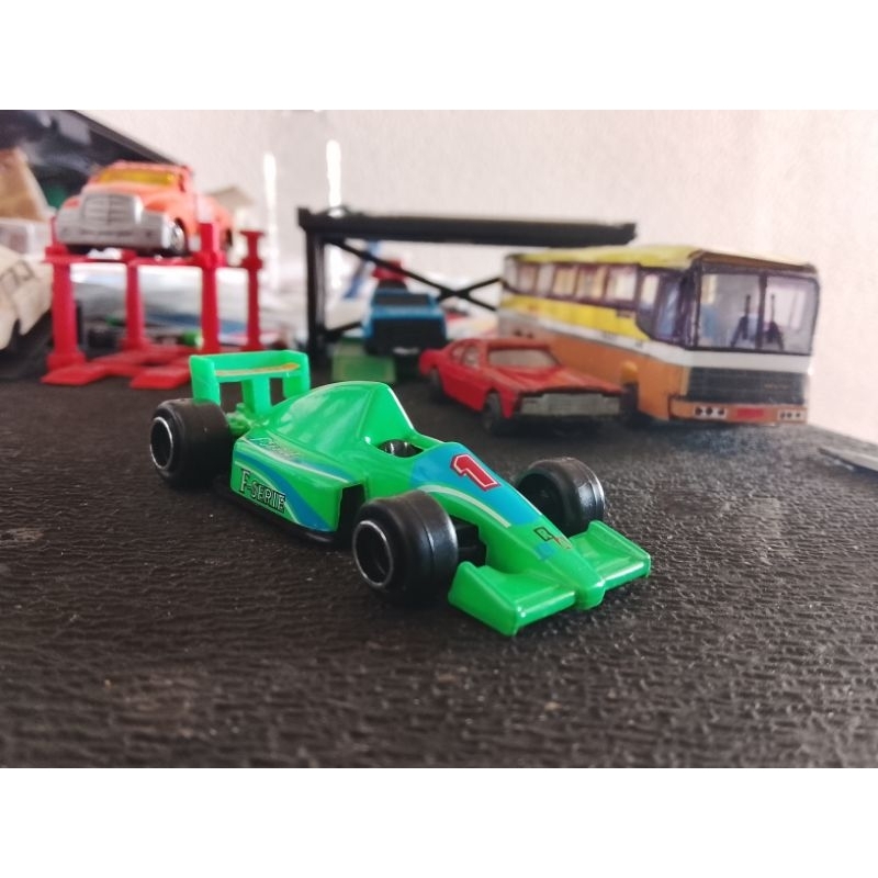 carrinhos da welly 1/64 ( VALOR UM CADA)