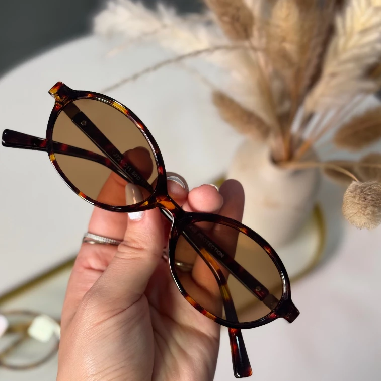 Óculos de Sol Vintage Leopardo Miu Feminino Com Case Armação Aro Oval Luxo Moda Proteção UV400 — imagem 1