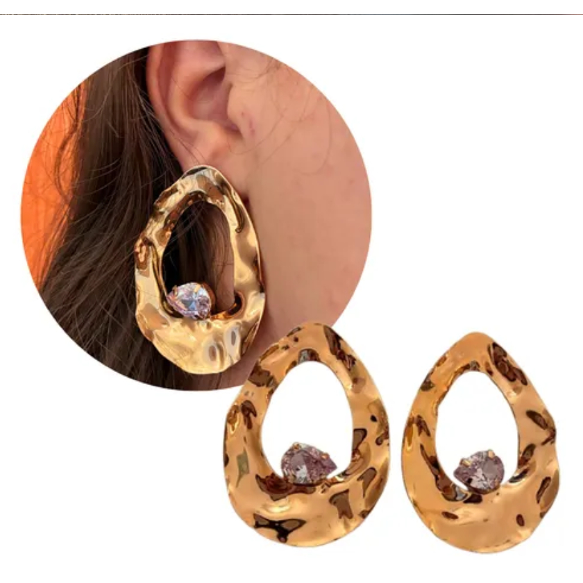 Maxi Brinco Martelado Orgânico Grande com Zirconia Banhado a Ouro Tendência do Momento