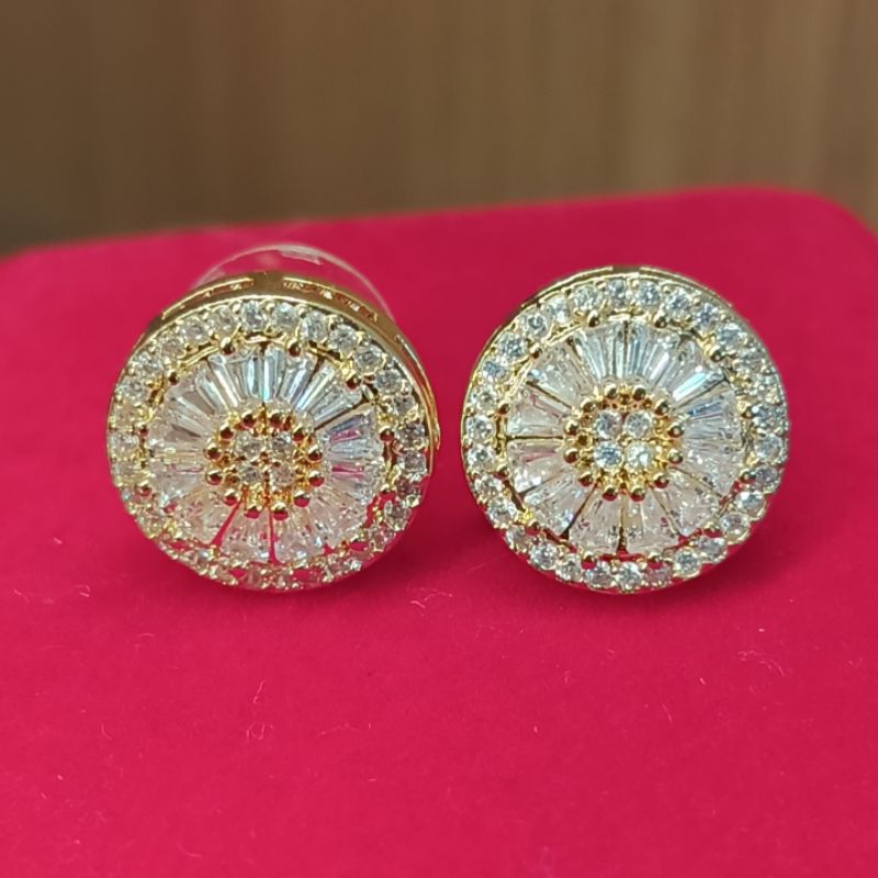 BRINCOS FEMININOS ESTILO PIZZA BANHADOS A OURO CRAVEJADOS PEDRAS DE ZIRCÔNIA MELHOR QUALIDADE ( PAR) em Oferta na Shopee