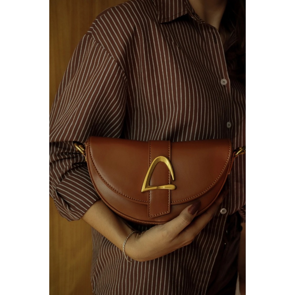 Bolsa feminina pequena de ombro luxo meia lua com alça transversal removivel envio rápido
