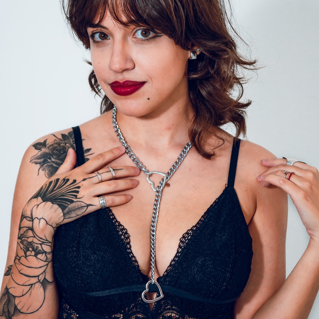 Colar Gravata Feminina Coração Reforçado Corrente Resistente Slip Body Chain BDSM Prateado Gotico