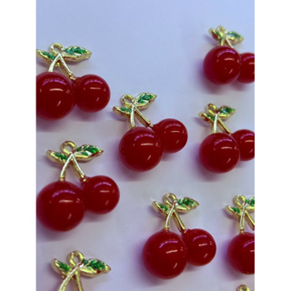 10 Pingentes Mini Cereja Vermelha 2cm / Base Dourada. em Oferta na Shopee