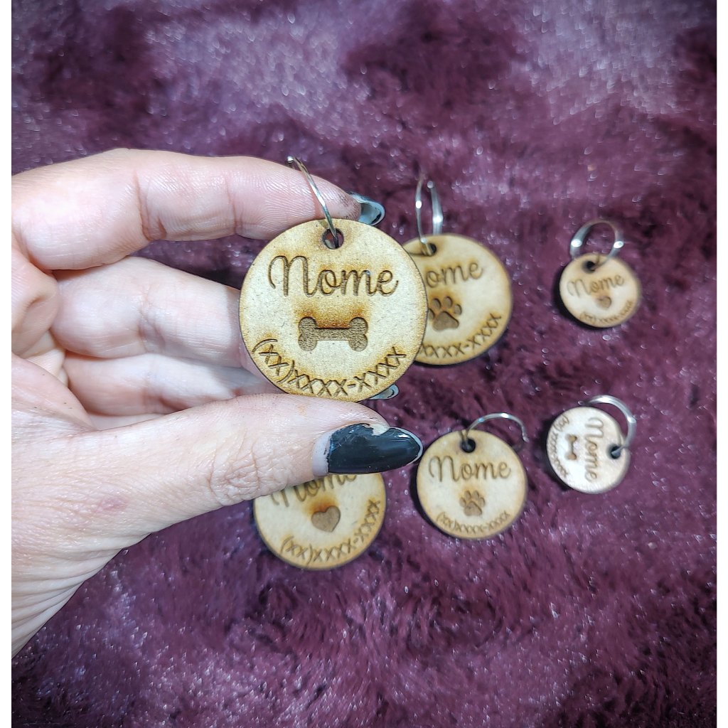 Plaquinha Tag para Pet Cachorro Gato Placa de Identificação Cão Gatos Personalizada em MDF Nome Pet