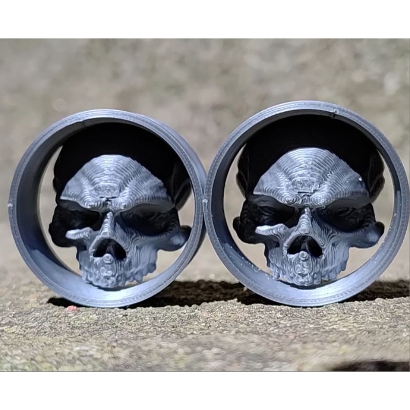 Par de alargadores de orelhas crânio CINZA INOX em Oferta na Shopee