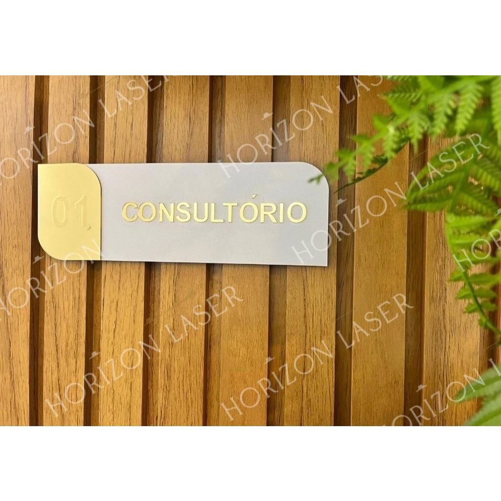Placa de sinalização PERSONALIZADA para portas de banheiros e consultórios 100% Acrílico em Oferta na Shopee