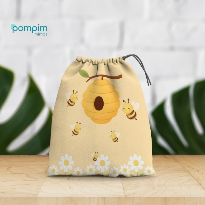 Kit Lembrancinha Sacolinha Surpresa Abelhinha de tecido personalizado, para festas e aniversários.